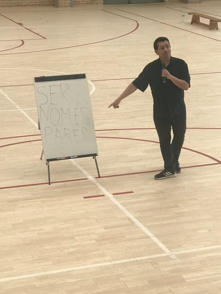 Un auténtico placer el haber disfrutado de una de las charlas de <a href="/pepmari4/">Pep Marí</a> el domingo en el <a href="/edu_basquet/">EDUBÀSQUET</a> en Bescanó! La puesta en escena y su proximidad me encantó. Con ganas de empezar a leer su libro 📖🤔💭👍