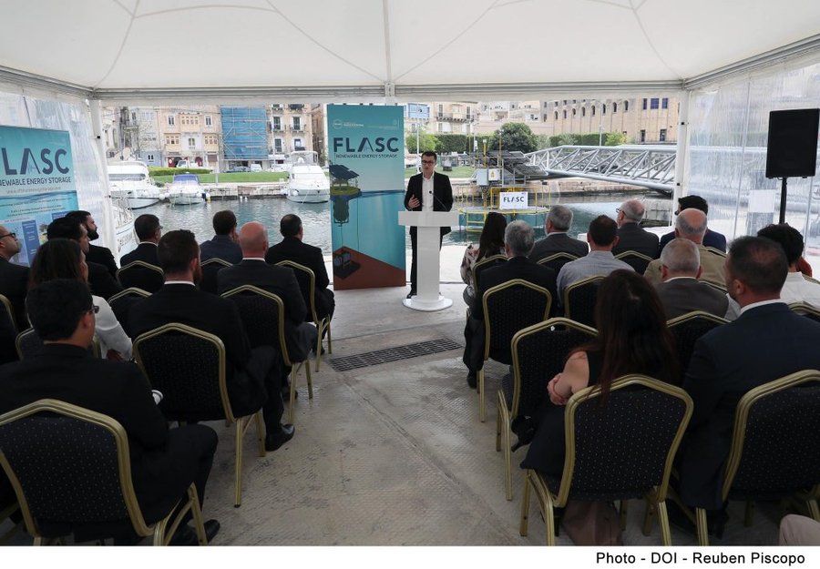 TEToday's tweet photo. Floating storage prototype takes official dip in Malta
Read more: https://t.co/iAU1oZeGED

@uniofmalta @MaltaGov #storage #FLASC #marineenergy #renewables https://t.co/VF0Olt63uX