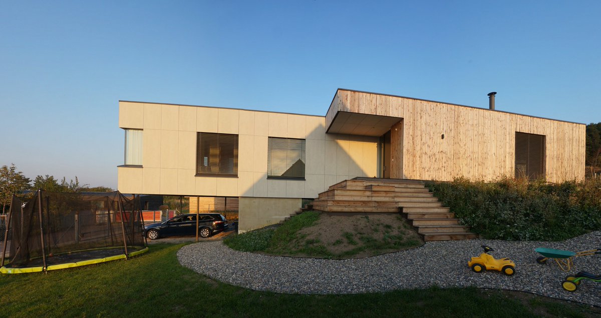 VesperFrames's tweet photo. RD HALOUNY - our realization. Anti-allergenic house without chemistry, adhesives and allergens / dům navržený čistě a ekologicky, bez chemie, lepidel, alergenů
https://t.co/Nh0SgnDQwQ https://t.co/OZTHHEaFxs