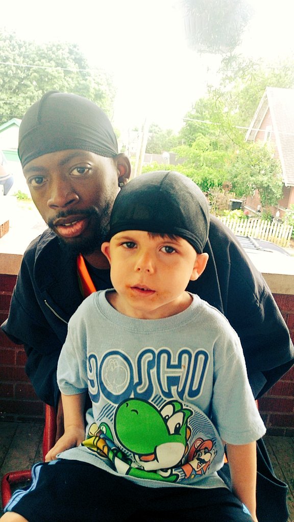 QueenSparklesK's tweet photo. Wants to be just like his daddy!
๐๐๐คฃ #daddysboy #stepdadsrule #daddyandson #dadatheart #stepdad #armoni https://t.co/Gmxv5yRLBM