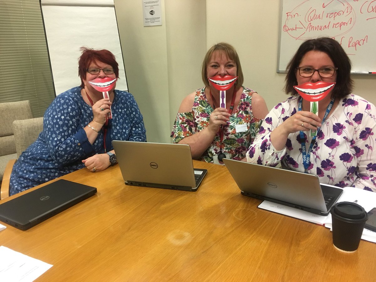 Partnership working with school nurses to raise the importance of oral health@BDCFT#supportingsmilemonth#foreversmiles#integratedworking
