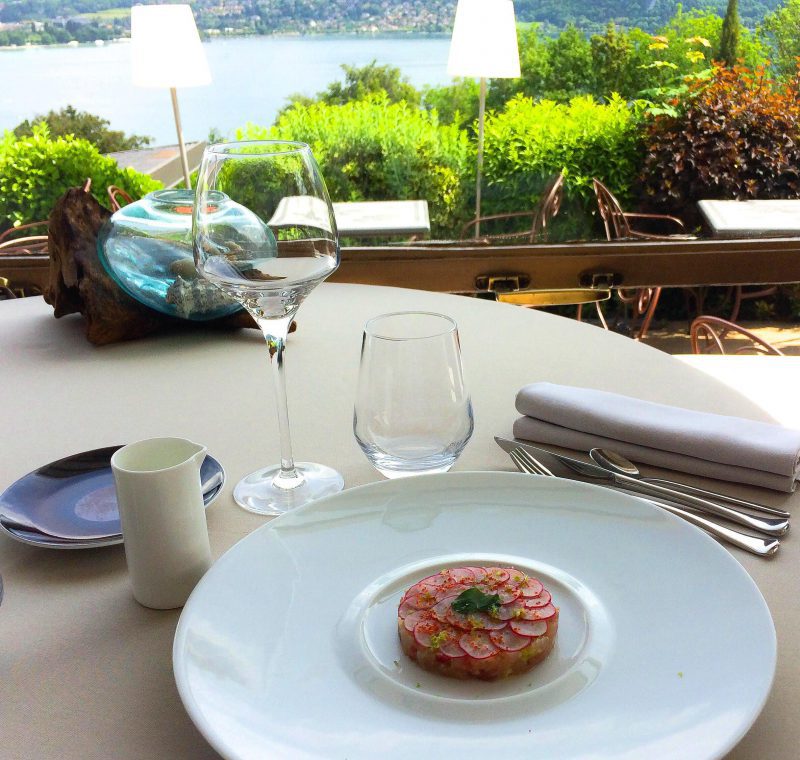 La fera fera ou ne fera pas bon ménage avec le radis? Pour le savoir, venez réserver votre menu club! blog.lestresoms.com/2018/05/22/la-…