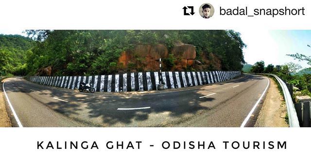 BBSRBuzz's tweet photo. #roadtrip #odisha #longdrive #ghatroads #bhubaneswarbuzz pic courtesy  @badal_snapshort ・・・
#kalingaghat #roadtrip #road_rider #love_to_ride #kandhamal_diaries🌲🌲 #tvsapache200 #odishatourism #odisha_beauty #snapseed . Tag us in your photo to get featured … https://t.co/wTu5G9kmO6