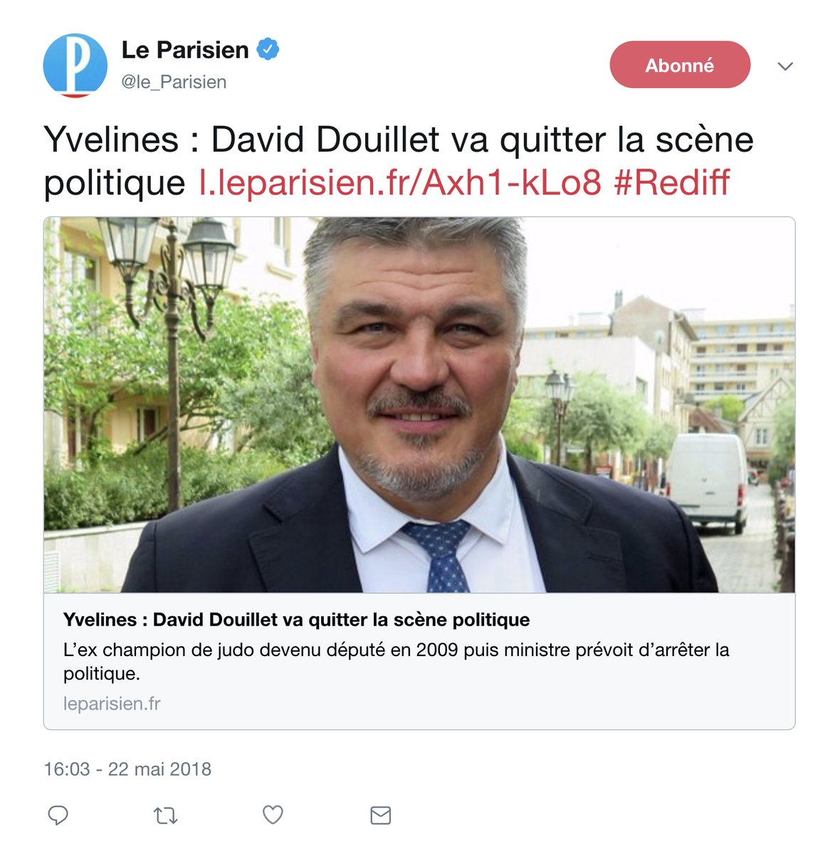 Le célèbre judoka , #homophobe , #sexiste et sarkozyste notoire #DavidDouillet quitte enfin la politique.
Bon débarras !