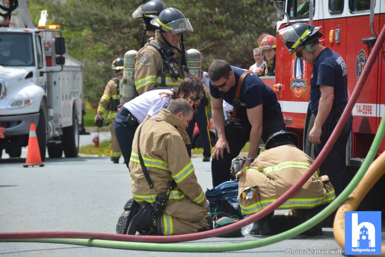 HaliBreaking's tweet photo. A cat was rescued and tended to by EHS and fire.   You can clearly hear him meowing over the noise in the area https://t.co/6Q8ySDCBFq