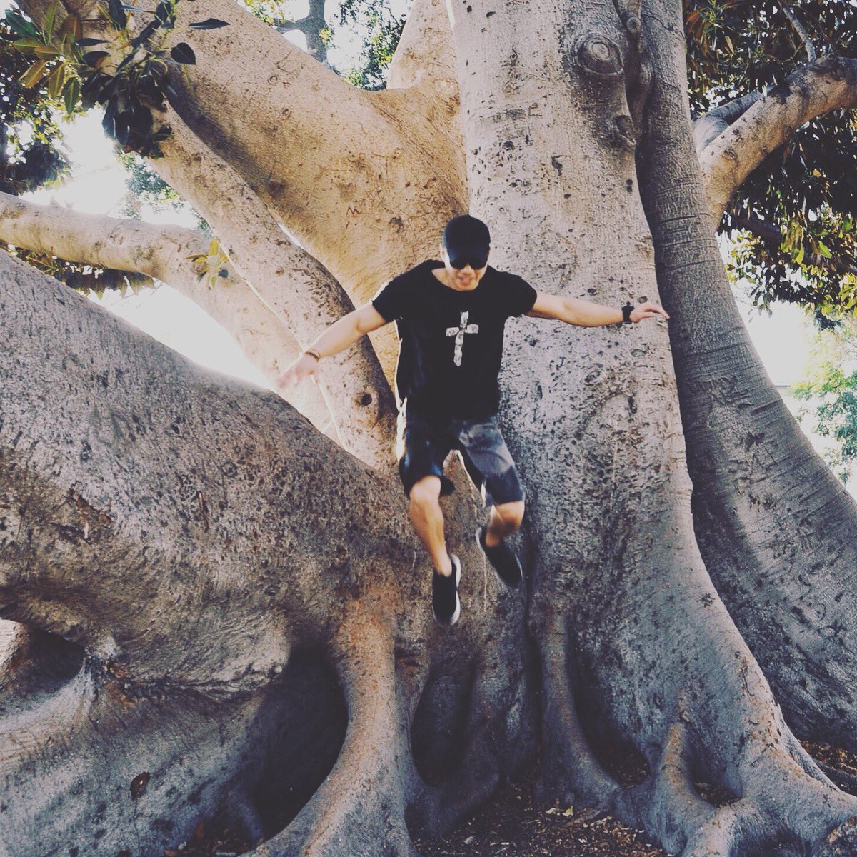 3rd_sibling's tweet photo. Jump into our #hoodies and #tees and you may never want to take them off. #comfyclothing #streetwear #fashion #ootd #3rdsibling #blackandwhitefashion #inspiredbyfamily #wearablebyall https://t.co/pfP1ztzMGu