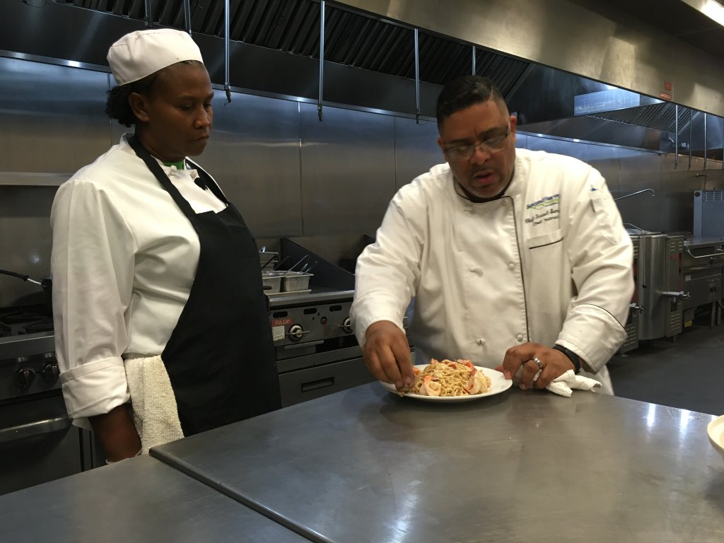 emurray1's tweet photo. #Heartwarming story here! Soline struggled with depression &amp; unemployment for years, but that turned around when she found the @feedhopenow culinary program. To give back, she donated her first #taxrefund back to say thank you! ❤️ @MyNews13 https://t.co/n9wmOK1a1z
