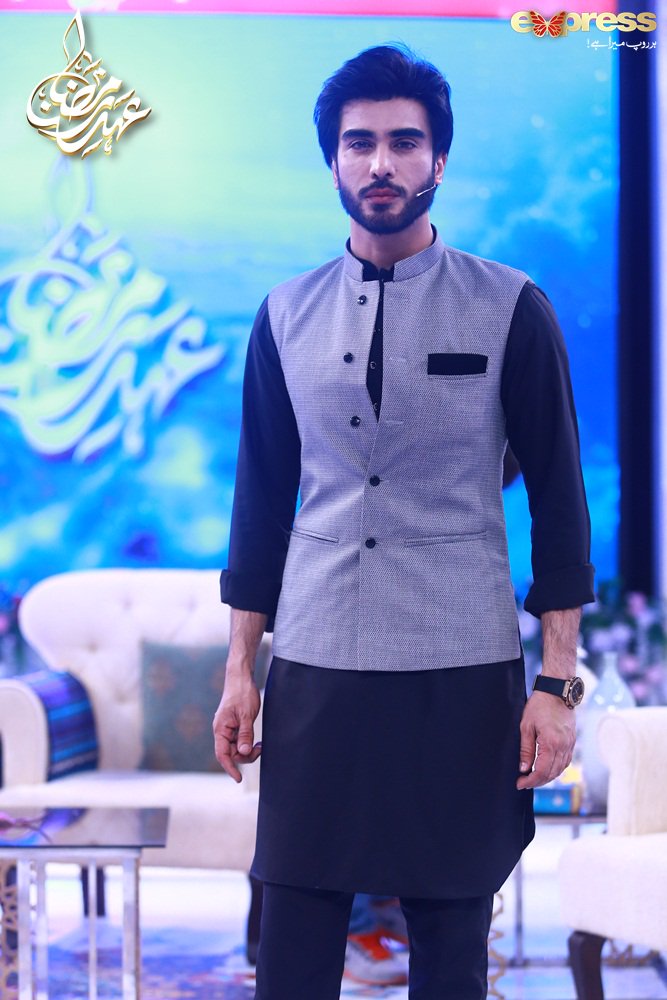 EntExpressTV's tweet photo. Host of #EhedeRamzan #ImranAbbas on #ExpressEntertainment https://t.co/tXZdohpRtQ