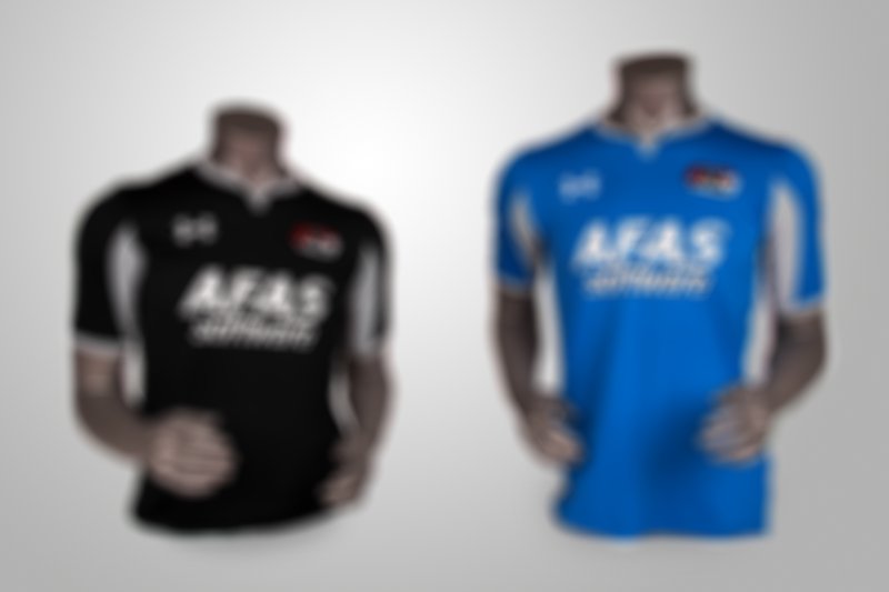 👀 Bijna scherp...

🔍 Nog 20 retweets is een scherpe foto.

#AZ #UnderArmour