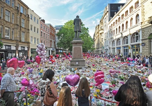 DarcyPeople's tweet photo. 1 year on since the Manchester attack, the Darcy team are thinking of all those who are remembering loved ones who lost their lives on that fateful night and those who were affected by this hideous attack #StandTogether  #ManchesterTogether https://t.co/tZRVTzY23U