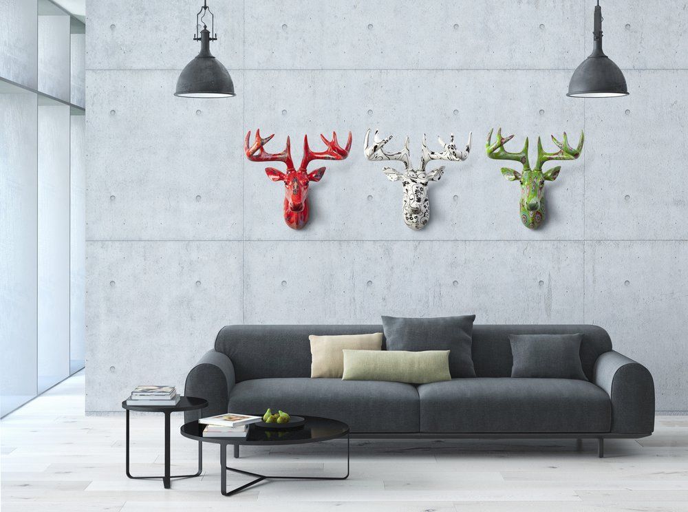 Follow this one rule to create a stylish plaid Outlander themed home decor look. #decor #decorblogger #onlinestore #shop #tartan #plaid #houndstooth #Outlander #design   buff.ly/2rZD7S2