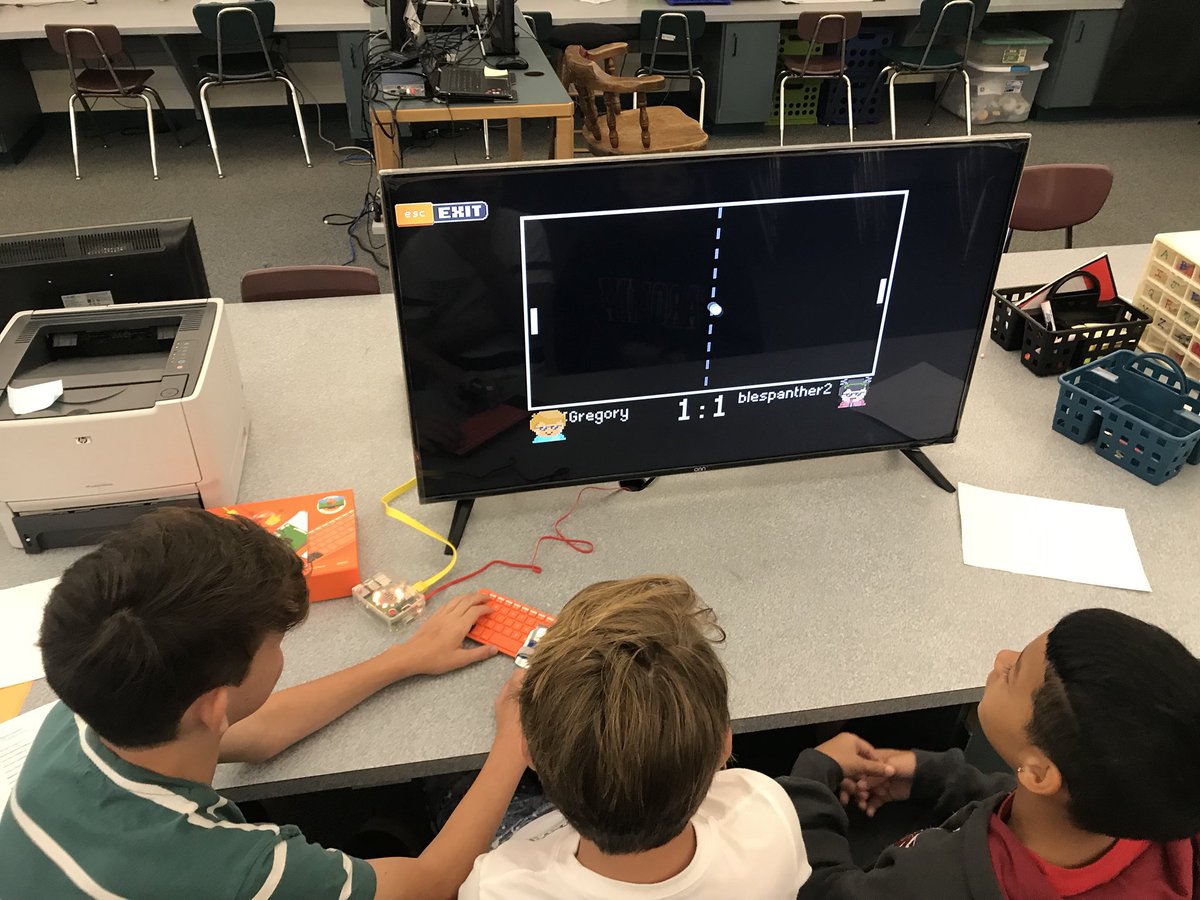 blesmediacenter's tweet photo. BLES students are loving our new Kano kits and having fun at 5th grade MakerFaire https://t.co/9djGrR7Agh