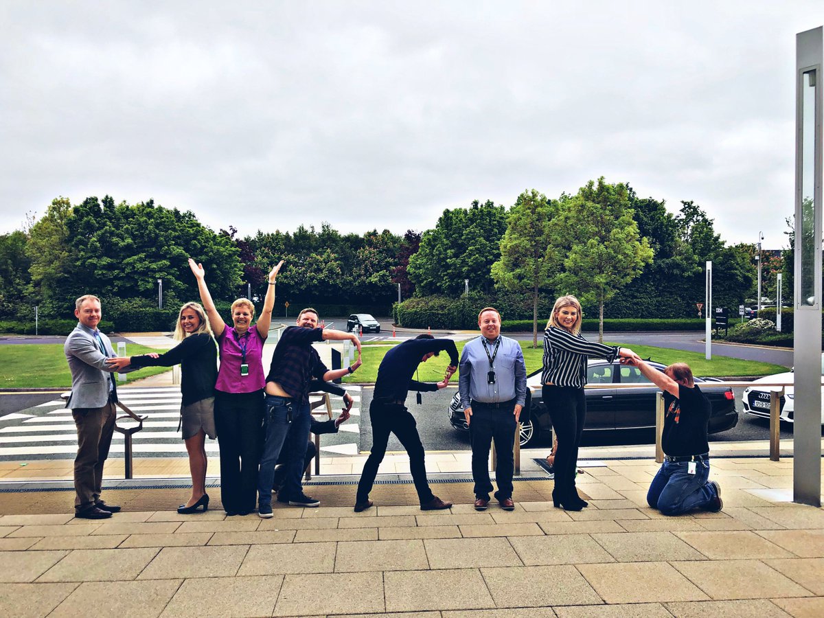 ola1982k's tweet photo. #SnSUni2018 Team Fab 5 promoting hybrid ibm product 👌 https://t.co/HkrU1VZ1HN