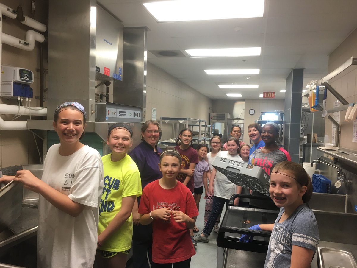 CubInfo's tweet photo. Our BSE Youth Advisory Council is hard at work in the kitchen this morning with Mrs. Williams and Coach Rocky! The stromboli smells delicious! #ILoveRockwallISD #cubslearn https://t.co/AwIl8QCEIs