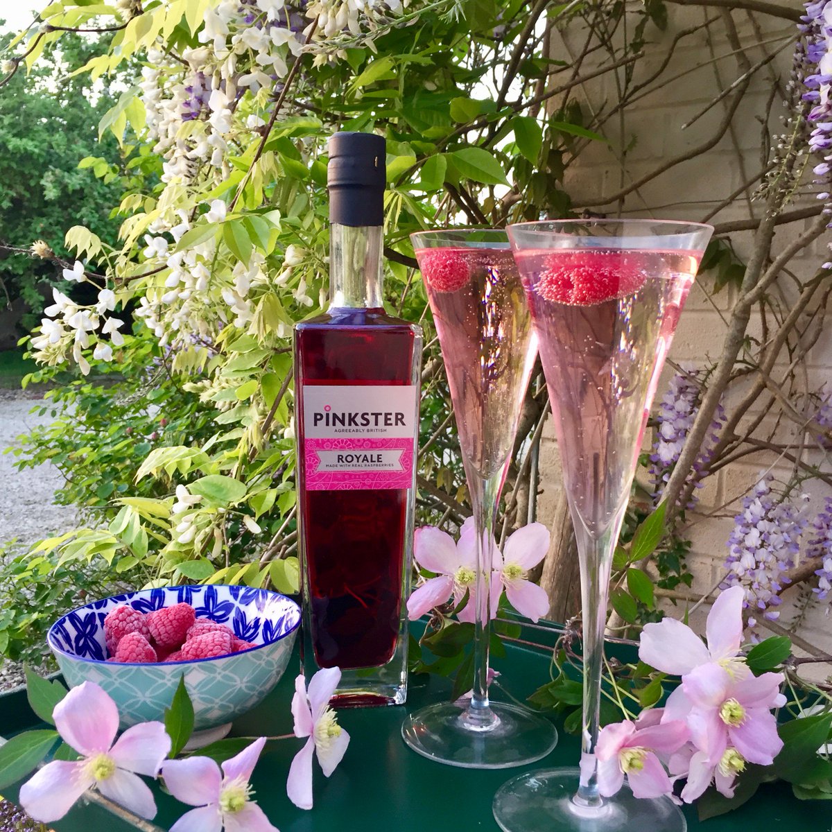 Pimp up your Prosecco....introducing Pinkster Royale, our latest inebriated by-product. We’ve now finally squeezed every last drop from the fresh raspberries that make Pinkster #recycling pinkstergin.com/shop/pinkster-…