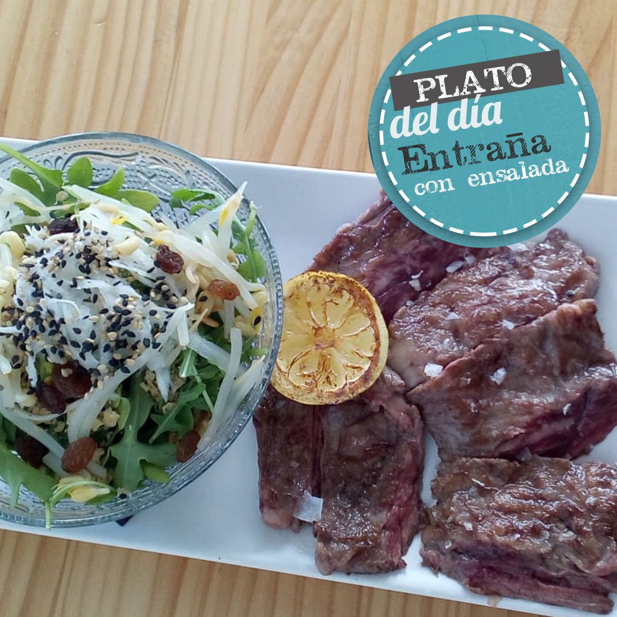 apartamentogb's tweet photo. ¡Que pintón tiene nuestro #PlatodelDía ! 😍🍽️
No te podrás resistir ante esta Entraña con ensalada de rúcula, especialmente preparado para los más carnívoros 🥩🥗😛
Te esperamos en C/Carretería, 92 👨‍🍳 https://t.co/lKzA0vL8Tg