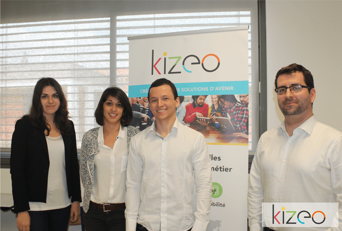 kizeo's tweet photo. En direct du @CERI_Avignon pour une journée #Jobdating ! Chez #Kizeo nous faisons de l'alternance l'une de nos priorités 😀💪 https://t.co/FEXg5fY4qK
