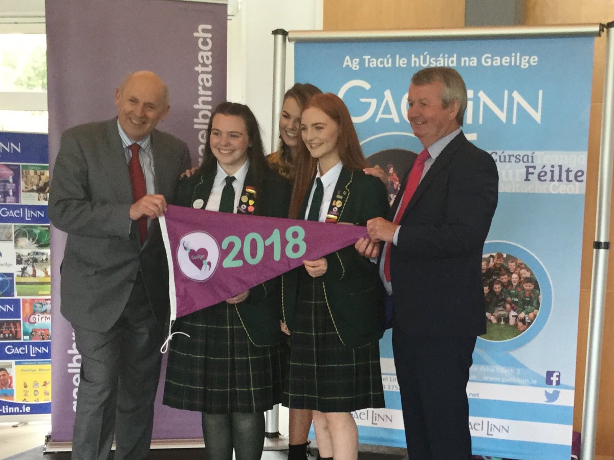 Oruanaidh's tweet photo. Iontach bródúil as an Choiste Gaeilge inniu. Tuillte go maith acu mar gheall ar a gcuid oibre le linn na bliana. Very proud of the Irish Committee today. Well deserved after their tremendous work in promoting Irish throughout the year. Maith sibh! @CCArdMhacha #Gaelbhratach https://t.co/KFgs3dy1dG