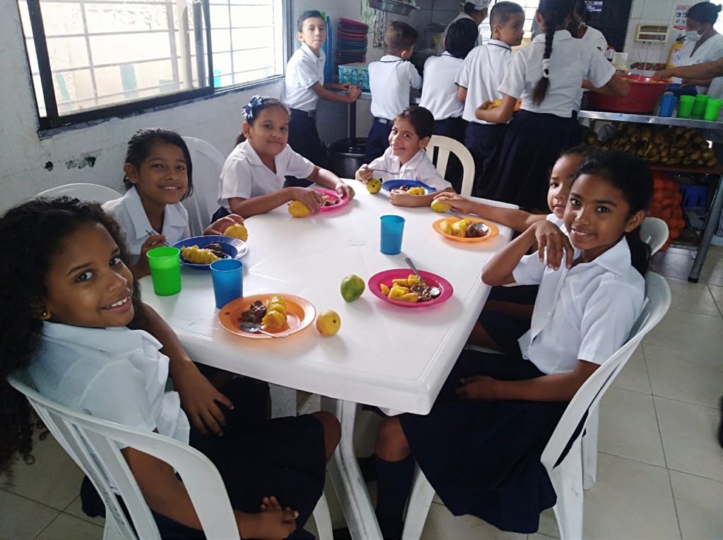 paesantamarta's tweet photo. En la IED Liceo Samario sede Bavaria Boston también se benefician del PAE santa marta @mrafael70 @SantaMartaDTCH @EducacionStaMta @E https://t.co/DU4EuNMUi5