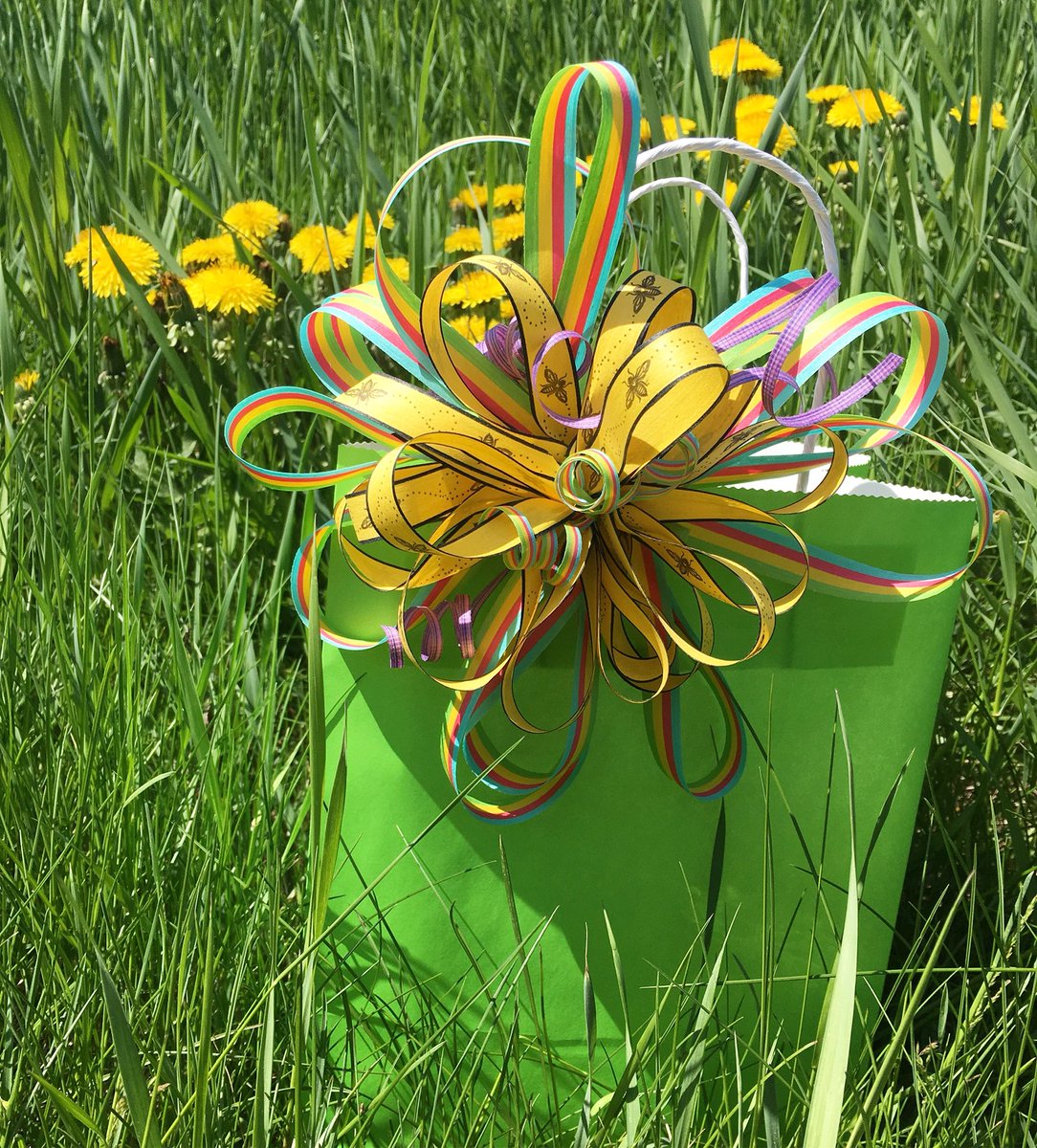 CreamCityRibbon's tweet image. A little Black bee buzzing along a cheery Jonquil ribbon with Black yarn borders #beeknees #brightstripes #lilac #sustainable #ecofriendly