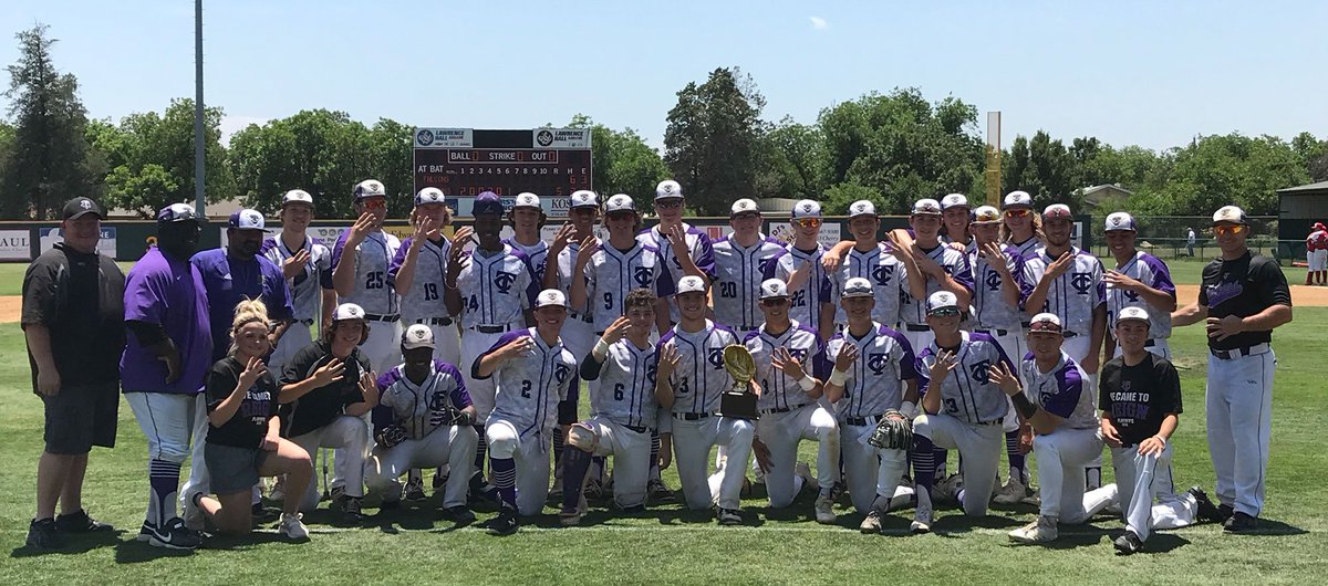 KellerISD's tweet photo. Both @KHSIndianNation and @TCHSTalon are still alive in the baseball playoffs, heading to the Regional Semifinals this week! The Indians will now face Flower Mound Marcus and next up for the Falcons is Southlake Carroll. Good luck boys!
https://t.co/85SAh5mNte https://t.co/Xbf9zMSKrz