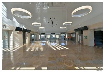 AREPGroup's tweet photo. [ACTU] Prochaine réouverture au public du Bâtiment Voyageur de la #gare de #Chartres après 16 mois de travaux !
©Photographies fournies par BBGO dans le cadre de son marché avec SNCF https://t.co/7zfr7xXPyD
