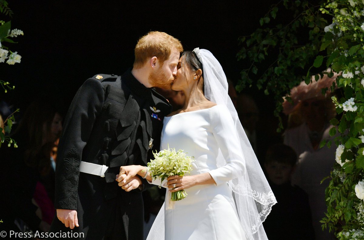 MASAL TADINDA KRALİYET DÜĞÜNÜ modamibu.com/masal-tadinda-… <a href="/KensingtonRoyal/">The Prince and Princess of Wales</a> #weddingdress #RoyalWedding2018
