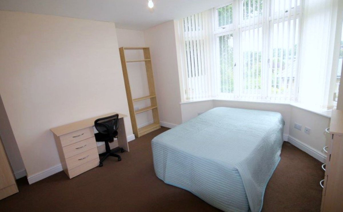 AcornDurham's tweet photo. *STUDENTS* WE HAVE 6 ROOMS LEFT IN A 8 BED HOUSESHARE, SITUATED RIGHT NEXT TO HILD BEDE COLLEGE, GILESGATE, £105PER WEEK BILLS INCLUDED. CONTACT US TO RESERVE YOUR ROOM FOR 2018/2109! 0191 2126970. #STUDENTS #PROPERTY #PROPERTYTORENT #DURHAMSTUDENTS #DURHAM https://t.co/uZOlKT57EO