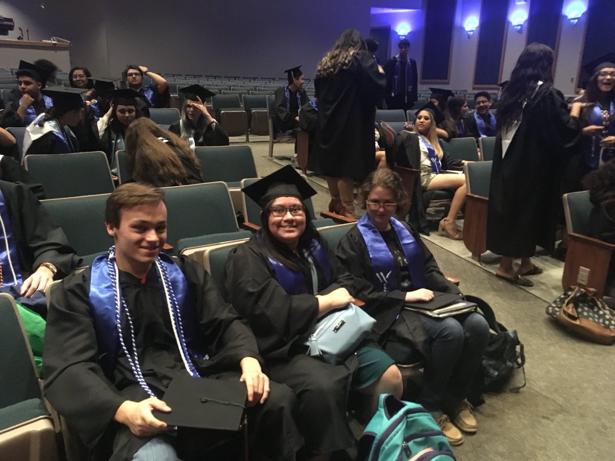 BMartinSBISD's tweet photo. Cap and Gown Day @WAISSBISD Congratulations Class of 2018! #WAISPride https://t.co/lr0dV8ogKb