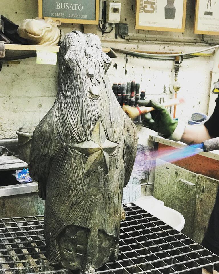 GalerieBarbier's tweet photo. Le bronze URS d’Enki Bilal en pleine genèse. Vernissage de l’exposition jeudi 20 septembre ! #enkibilal #graphiteinprogress #urs #bronze https://t.co/gvmQFb2tnN