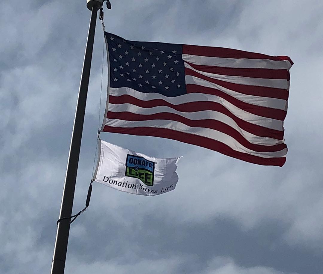 Give hope! Register to #donatelife at donatelifevt.org. #makelifepossible #celebrate #giftoflove #giftoflife #givehope #passlifeon