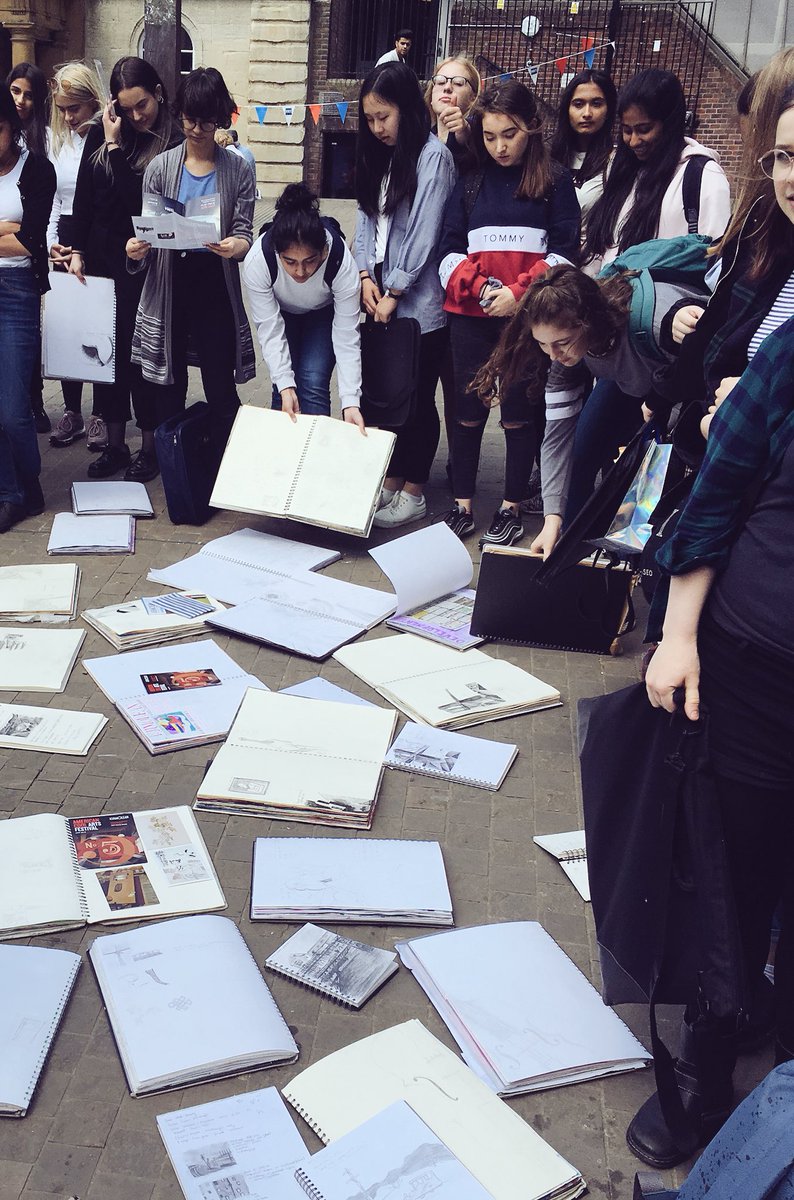 Shottery's tweet image. Artists at work in the Ashmolean  museum #sggsart #ashmolean