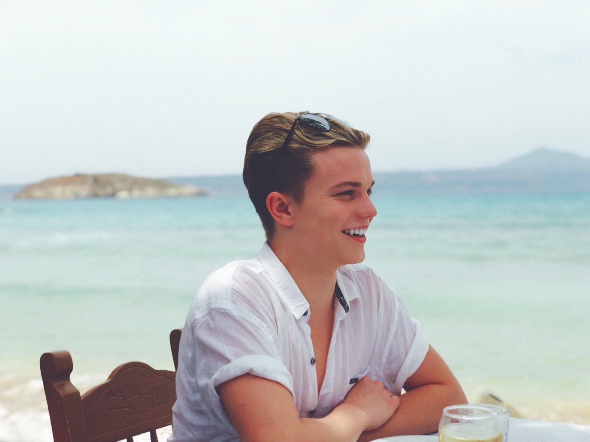 RonanParke's tweet image. not a bad way to spend a tuesday i guess.. love exploring #Greece