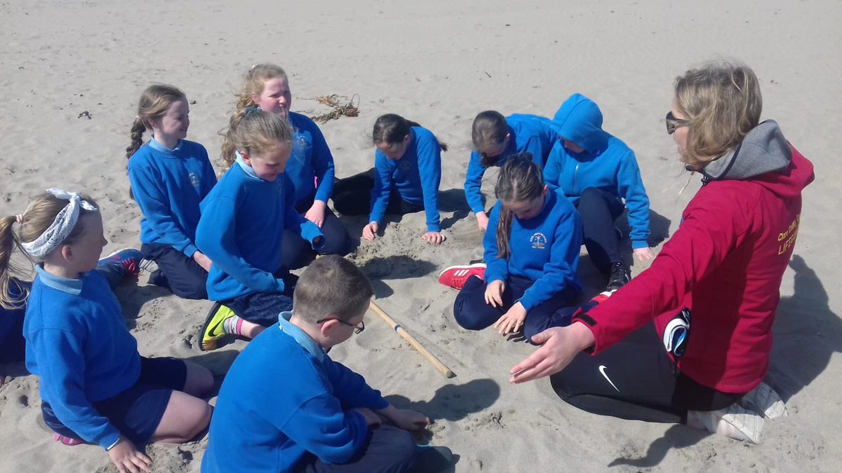 Last Wednesday Mrs Walshe’s class got the opportunity to complete their land Paws 2 certificates. A big thank you to @GreenerClare #blueflag #clarecountycouncil