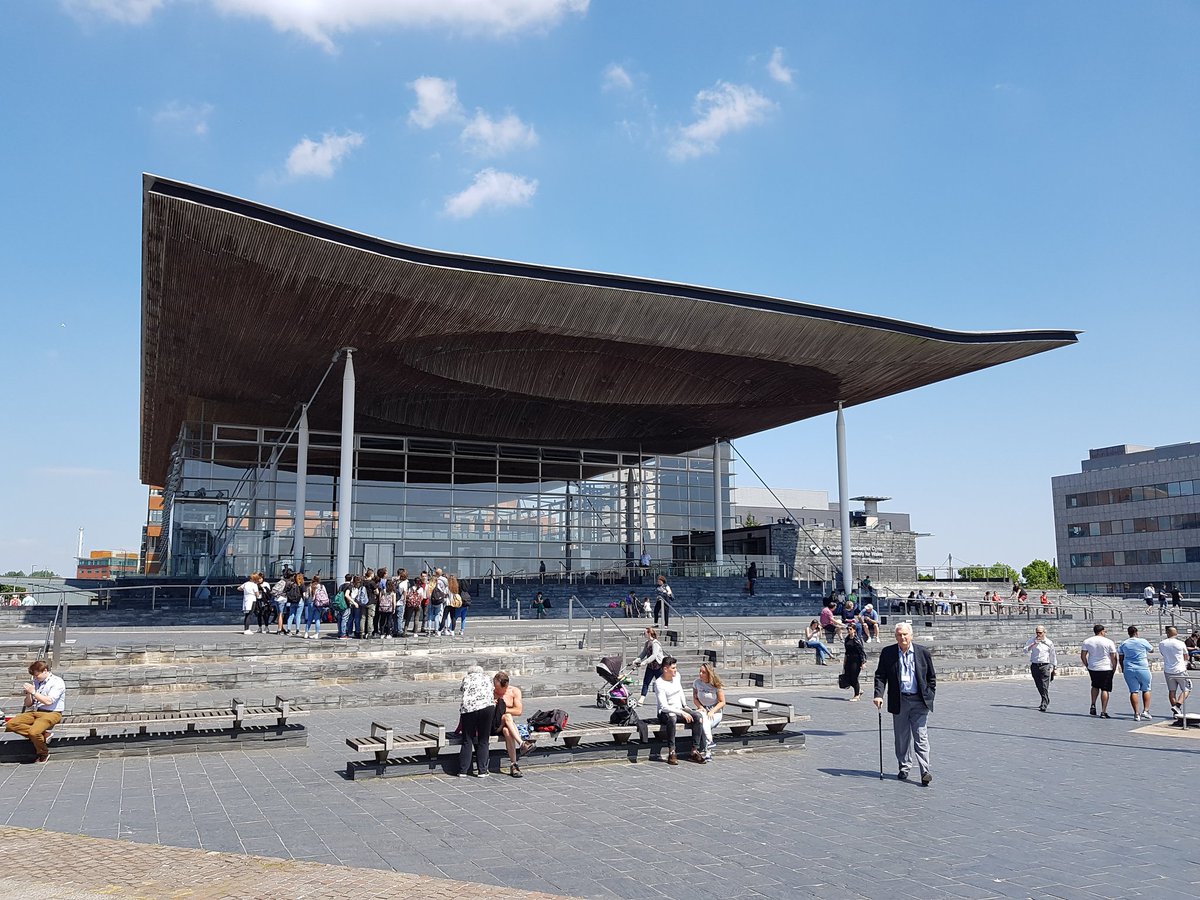 TimEasun's tweet photo. Beautiful day and a fantastic location for Science and the Assembly! Time to put people into #MOFs with our @royalsociety funded VR experience...
@RoySocChem @AssemblyWales #ScienceAssembly https://t.co/pkkD28XoMs