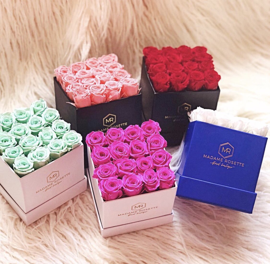 Which one is your favorite?? ❤️💖💙 
#eternityroses #TuesdayThoughts #miami #luxurylifestyle  
instagram.com/p/BjFJf9lAoZ9/