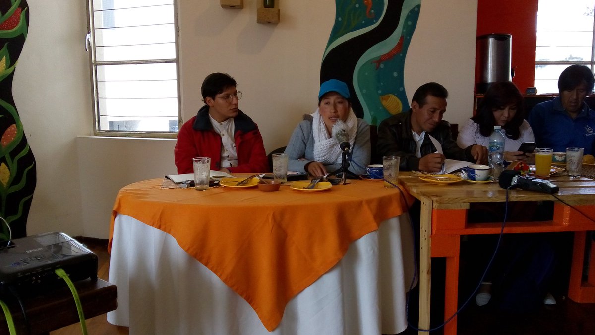 Cedhu's tweet photo. Compañera de Río Blanco, declara que han sido perseguidos y amenazados por el gobierno y la empresa minera. No hay posibilidad de movilización, cualquier intento es detenido buscando "sospechosos", gente que pasa van cayendo! Siendo inocentes. 

#SOSRíoBlanco #ChaoFestínMinero https://t.co/ZXzHToHY1M