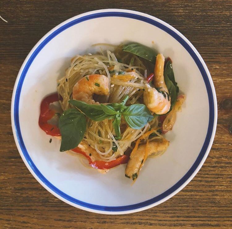 Especial de Martes ensalada de vermicelli de soja Thai y langostinos! #MurilloCafe #Madrid
