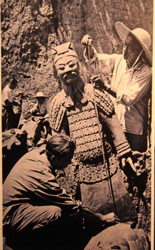 globaltimesnews's tweet photo. Zhao Kangmin, the archaeologist who first identified China's famous Terracotta Army as invaluable historical relics, passed away on May 16 at the age of 82 https://t.co/XyYEY0B7jz https://t.co/u4UDfBuqJ4
