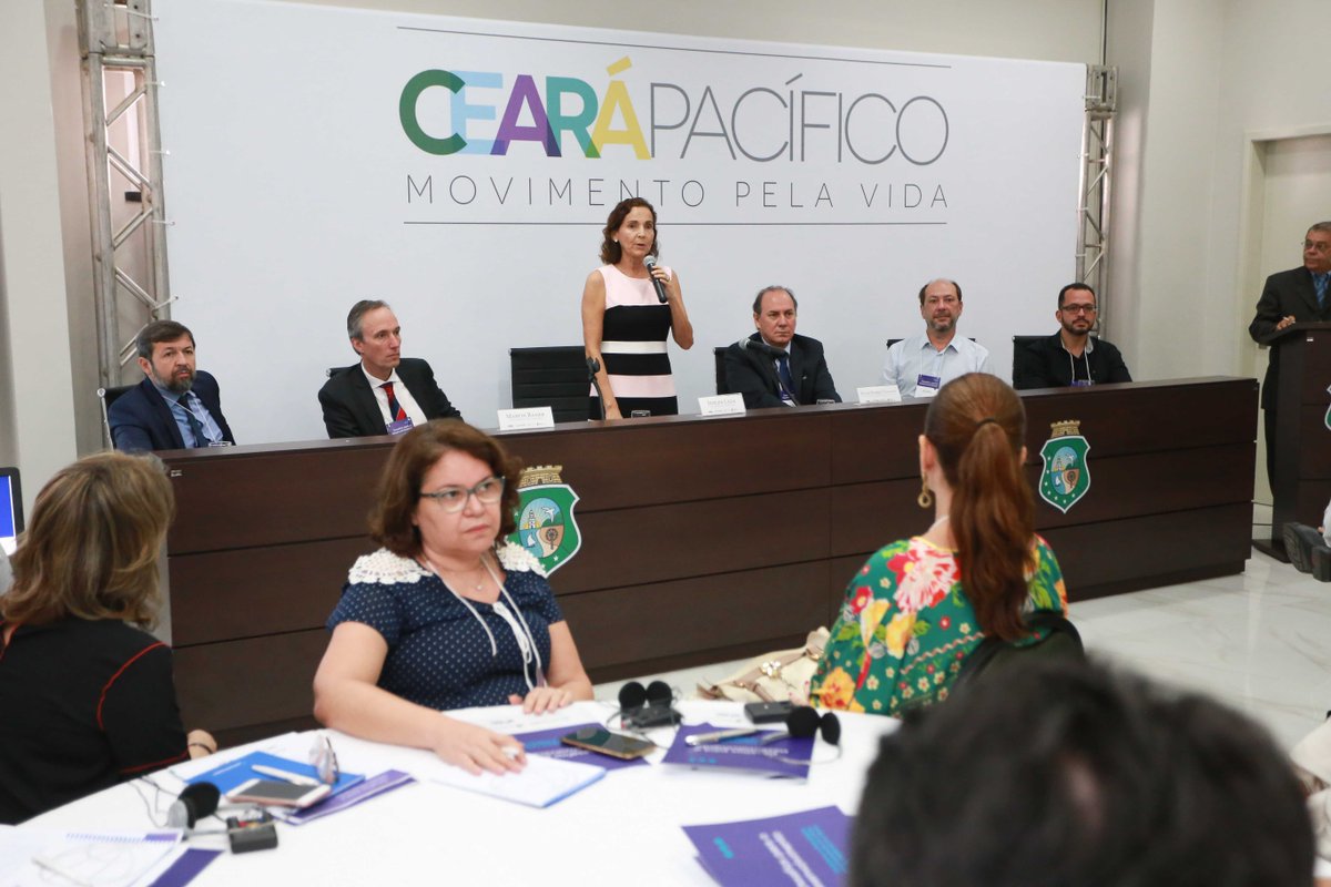 diarioonline's tweet photo. Evento discute Educação no combate à violência
https://t.co/6Y3Hwz3xqJ https://t.co/maoPrYOIDR