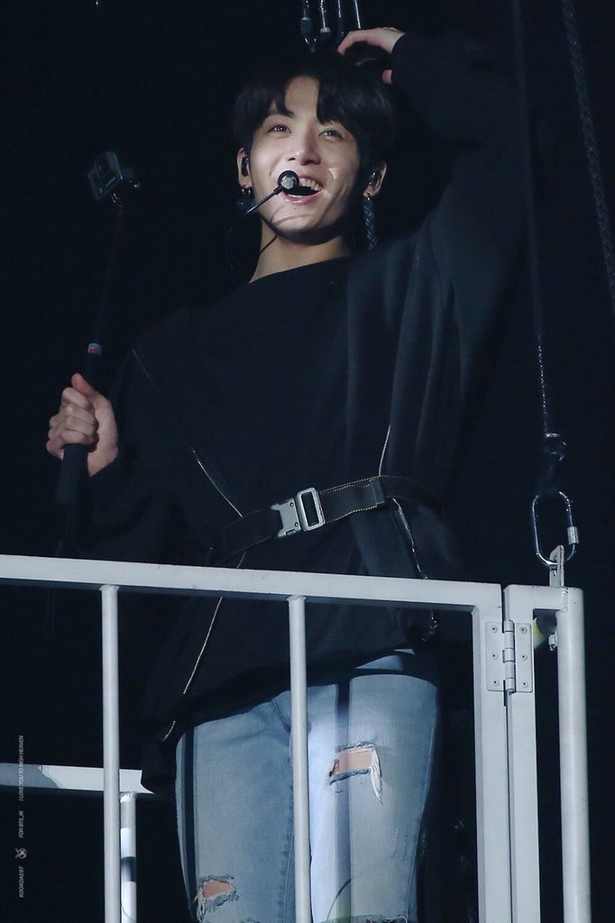 KookRepublic's tweet photo. And when you cry, I’ll be right there telling you, you were never anything less than beautiful.
-Lana Del Rey-

#JUNGKOOK 📷: @kookdae97 

@BTS_twt
#PremiosMTVMiaw      
#MTVLAKPOPBTS
#MTVBRKPOPBTS https://t.co/MLfhRnD3Zs