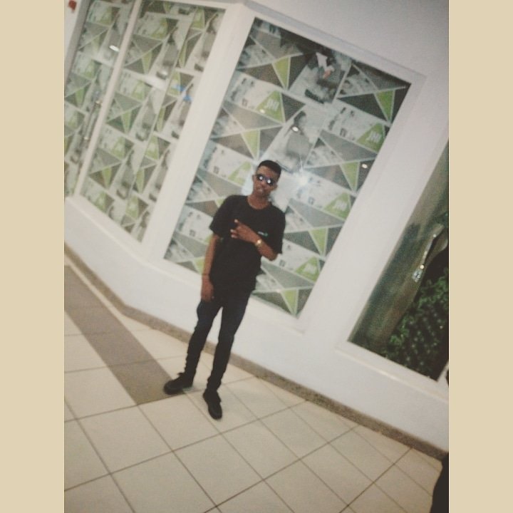 paoloabamwa's tweet photo. Not all heroes wear capes, some wear dark shades and look Fresh AF! @ATmerari #VertchLive https://t.co/YoS9BXDMpa