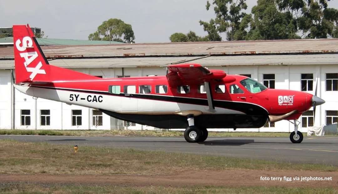 JamiiForums's tweet image. KENYA: Ndege iliyokuwa imebeba watu kumi imetoweka angani Juni 5 saa nane mchana ikiwa inatoka mjini Kitale kuelekea Nairobi

&amp;gt; Ndege hiyo ya Kampuni ya #FlySax inakisiwa kutoweka ktk eneo la msitu wa mlima Aberdares na haijapatikana hadi sasa

Soma bit.ly/2Lqk8aI
#JFLeo