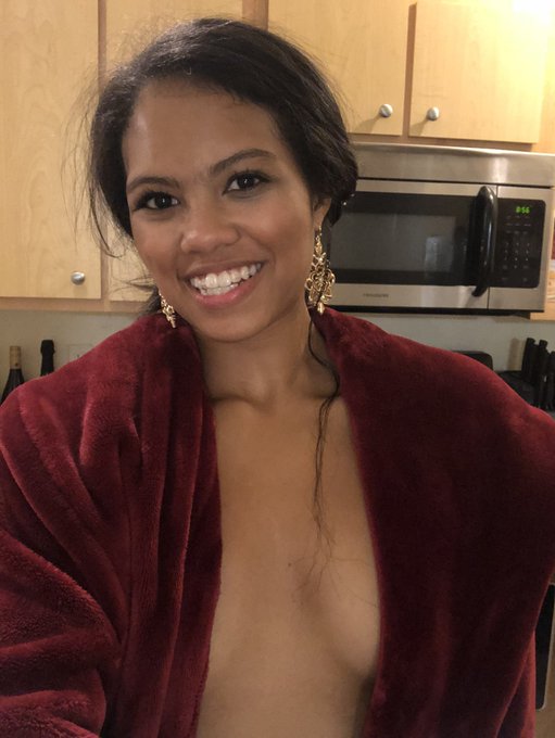 Donning the sexiest, comfiest house robe ever invented! About to go to bed for the night! 😘💤🌙😴 @teambrian2016<a href="/tag/sexy"class="tags"><span>#sexy</span></a><a href="/tag/cleavage"class="tags"><span>#cleavage</span></a><a href="/tag/nighttime"class="tags"><span>#nighttime</span></a><a href="/tag/tuesdaythoughts"class="tags"><span>#tuesdaythoughts</span></a><a href="/tag/tits"class="tags"><span>#tits</span></a>