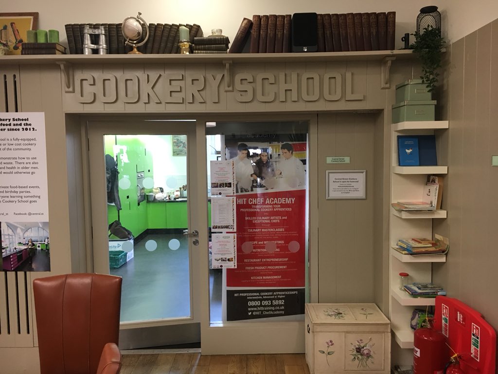 Chef_Principals's tweet image. Our fantastic venue for HIT Masterchef 2018 @StLukesTrust 
Canapés and Mise en place done
Finalists and their Ingredients received
Tomorrow will see an Apprentice crowned HIT Masterchef 2018
Even got some learning in for those that arrived early and helped
#ApprenticeChefs