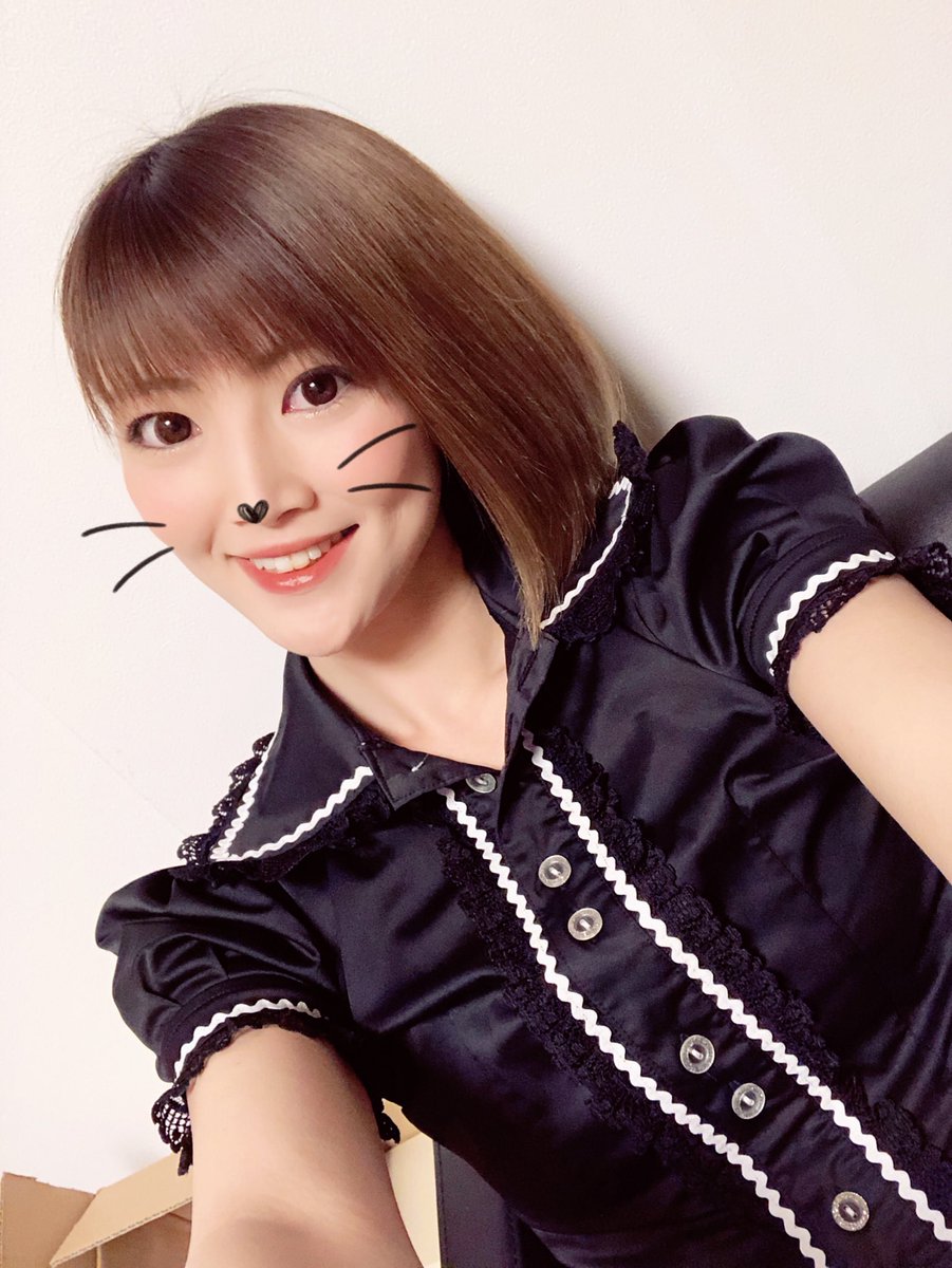 ট ইট র 冴島 麻奈 明日は久しぶりに友達とカラオケ行くから今からうきうき٩ ๑ 3 ๑ ۶ 最近の曲とか知らなくて Uverworld以外 マンネリしてるんだけど 何かオススメの曲あれば教えてください ちなみに一緒に行く友達が失恋ソング 病み曲大好きです笑