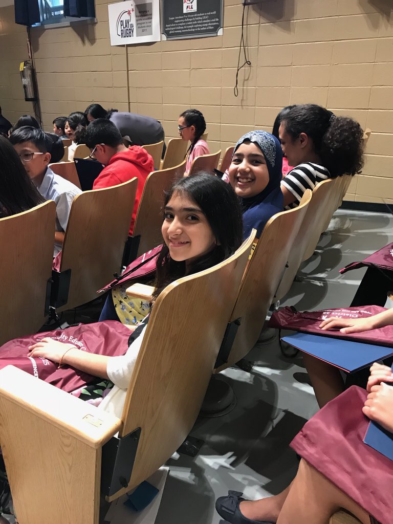 PrincipalNealy's tweet photo. District 25 CEC awards this evening was wonderful . Celebrating students and staff makes my heart smile. #PS165Q #D25Rocks https://t.co/7tv9T5sAwn