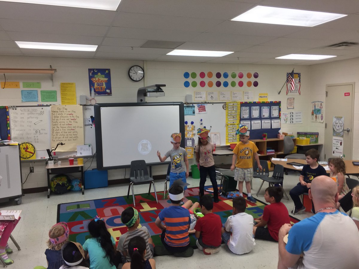 MrsSisson's tweet photo. We loved performing for our parents today! https://t.co/WoDIdmW4lp