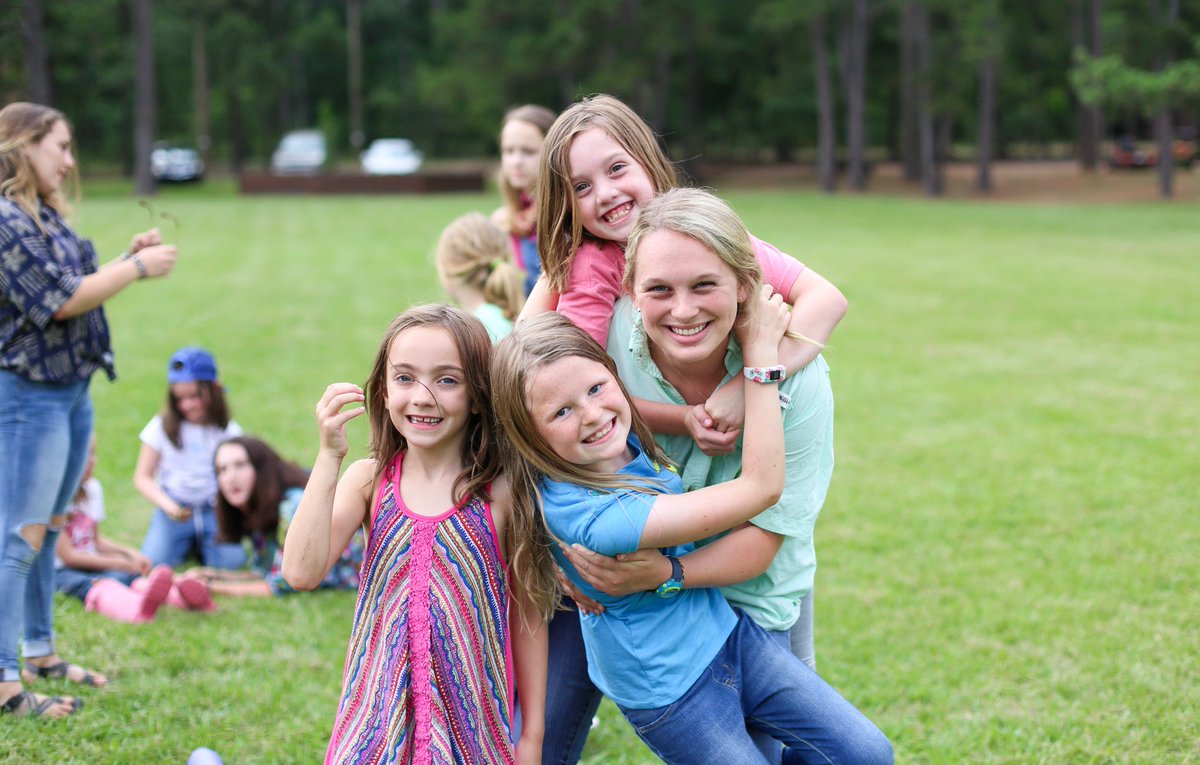 camphuawni's tweet image. Loving hanging out with our counselors! #simplefun