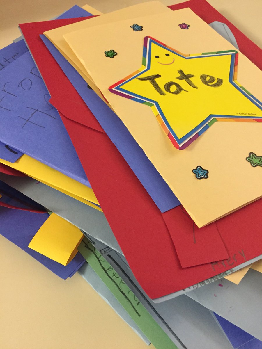 littleaudz's tweet photo. Going back to school w/a broken arm was much easier for my son thanks to a special delivery of get well cards from his @ShenNews teacher Mrs. Rodriguez #grateful #shensuperstar https://t.co/X12a9V1nUF